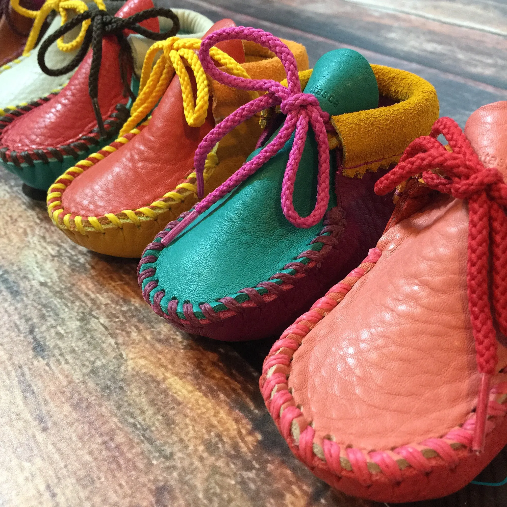 Itasca Wapsi Moccs FLAME