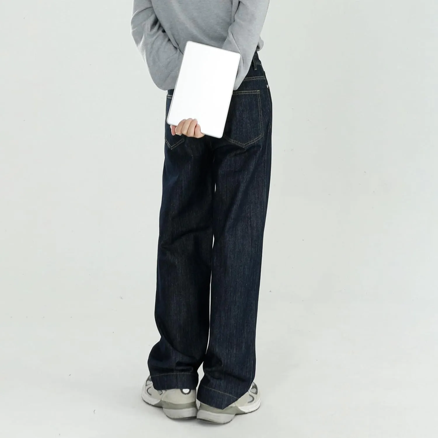 Men's Relaxed Fit Jeans Straight Leg Stretch Comfort Denim Jeans for Men Moccasins